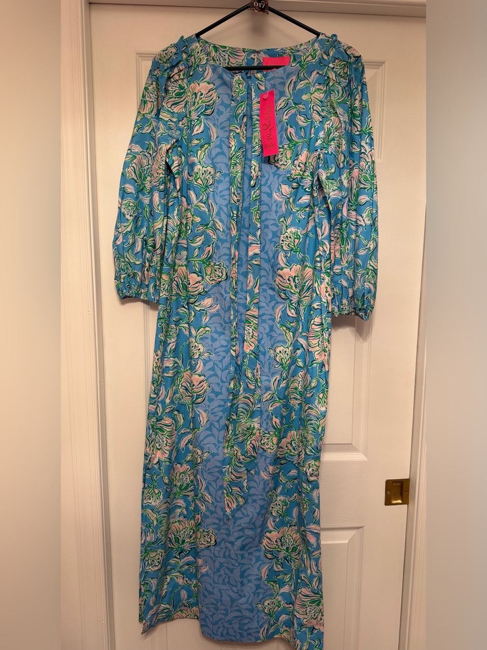 NWT Lilly Pulitzer Barbara 3/4 sleeve cumulus blue chick magnet  NOTE: repaired